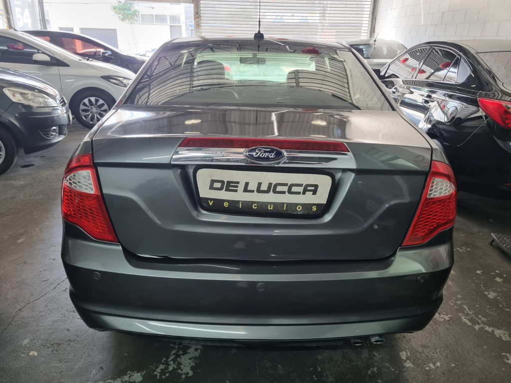 Ford Fusion Cinza