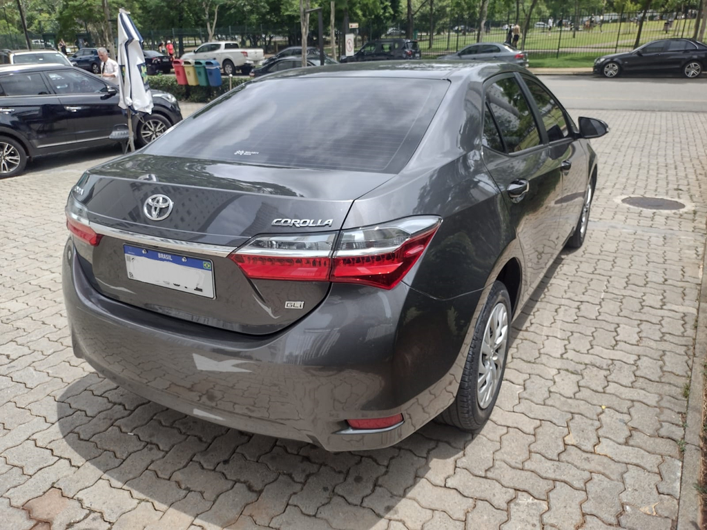 Toyota Corolla Cinza
