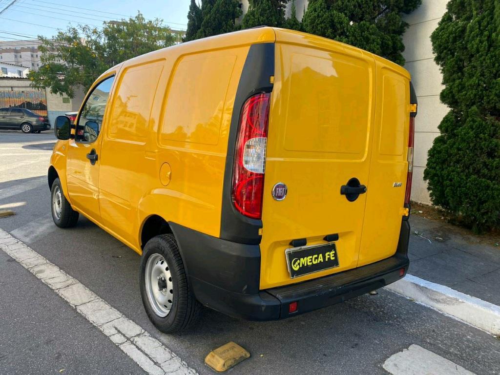 Fiat Doblò Cargo Amarelo
