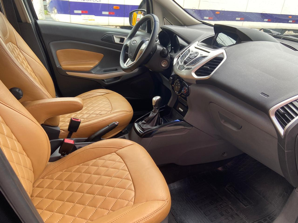 Ford EcoSport Preto