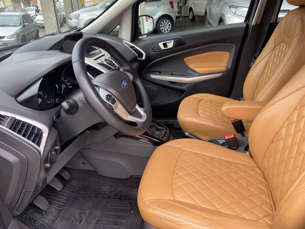 Ford EcoSport Preto