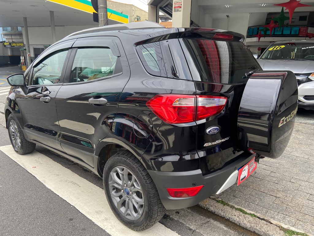 Ford EcoSport Preto