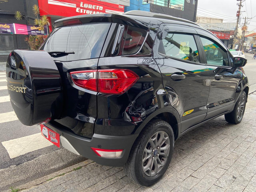 Ford EcoSport Preto