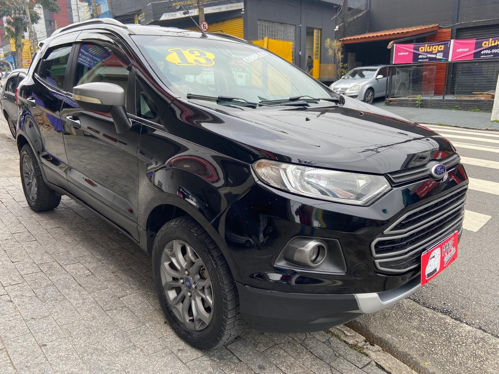 Ford EcoSport Preto