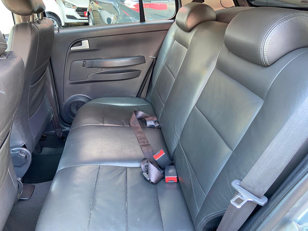 Volkswagen CrossFox Cinza