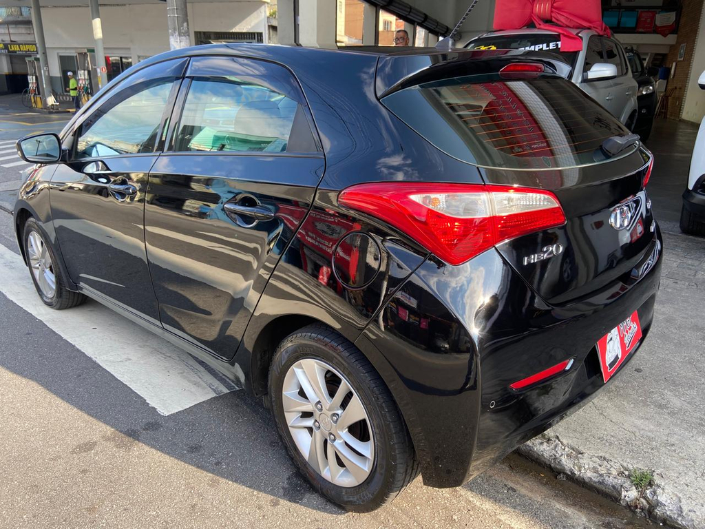 Hyundai HB20 Preto