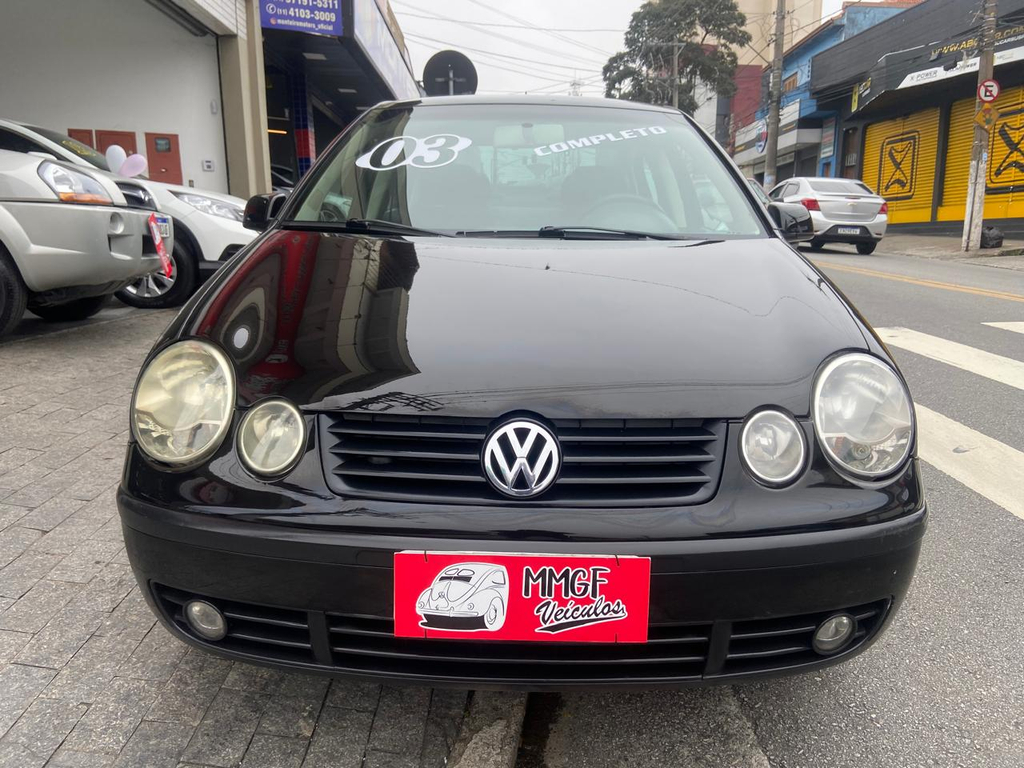 Volkswagen Polo Sedan Preto