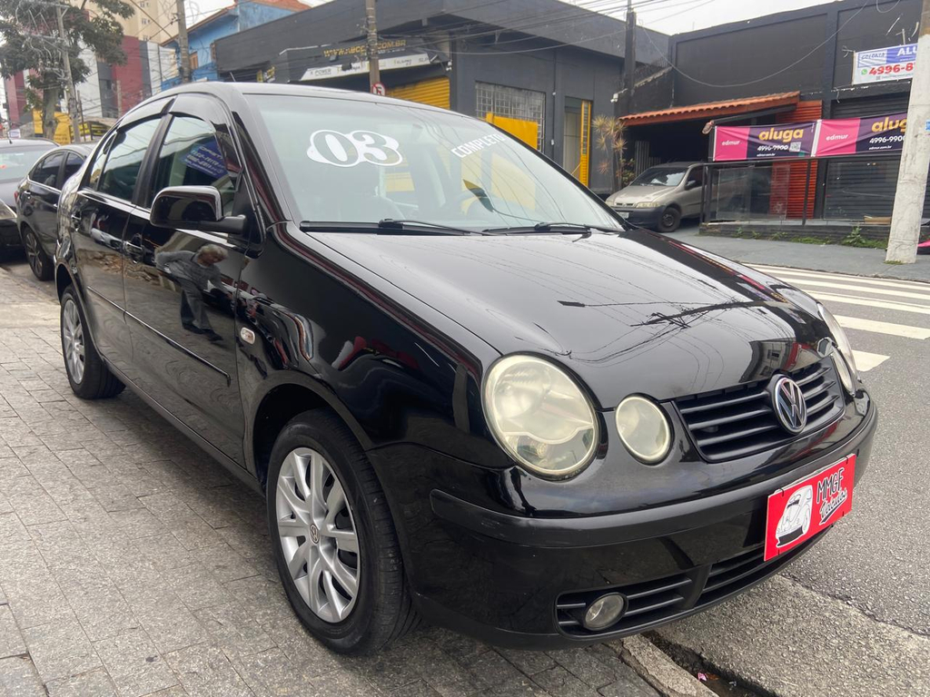 Volkswagen Polo Sedan Preto