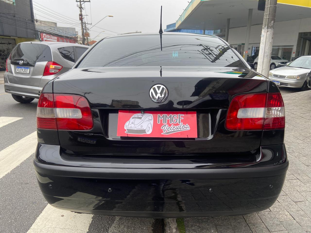 Volkswagen Polo Sedan Preto