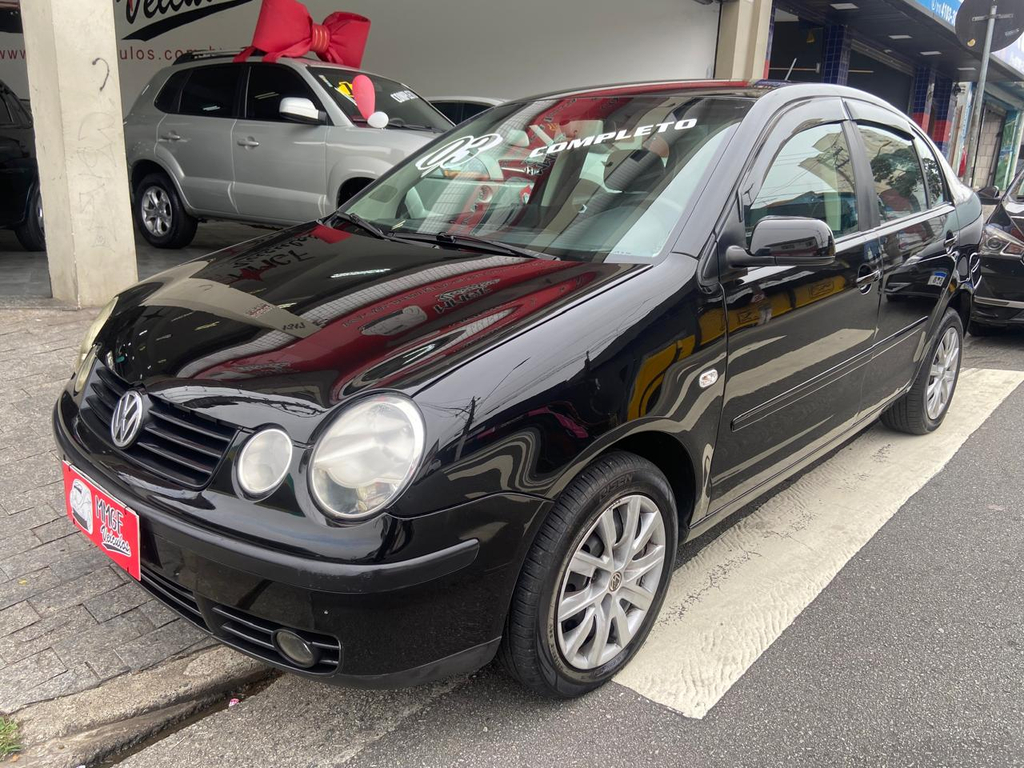 Volkswagen Polo Sedan Preto