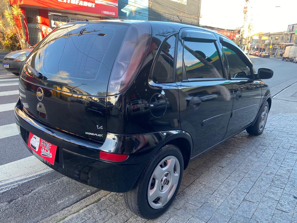 Chevrolet Corsa Preto