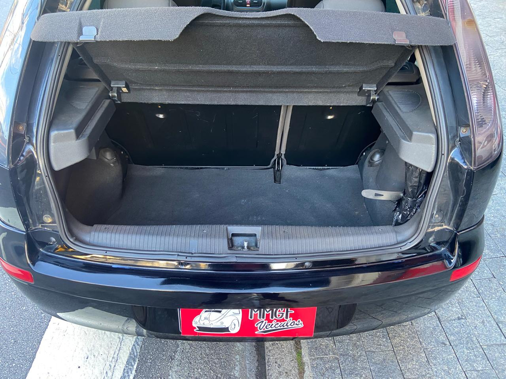 Chevrolet Corsa Preto