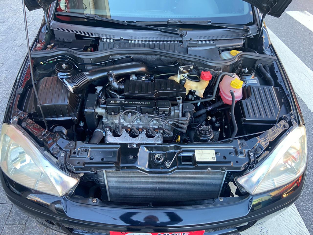 Chevrolet Corsa Preto