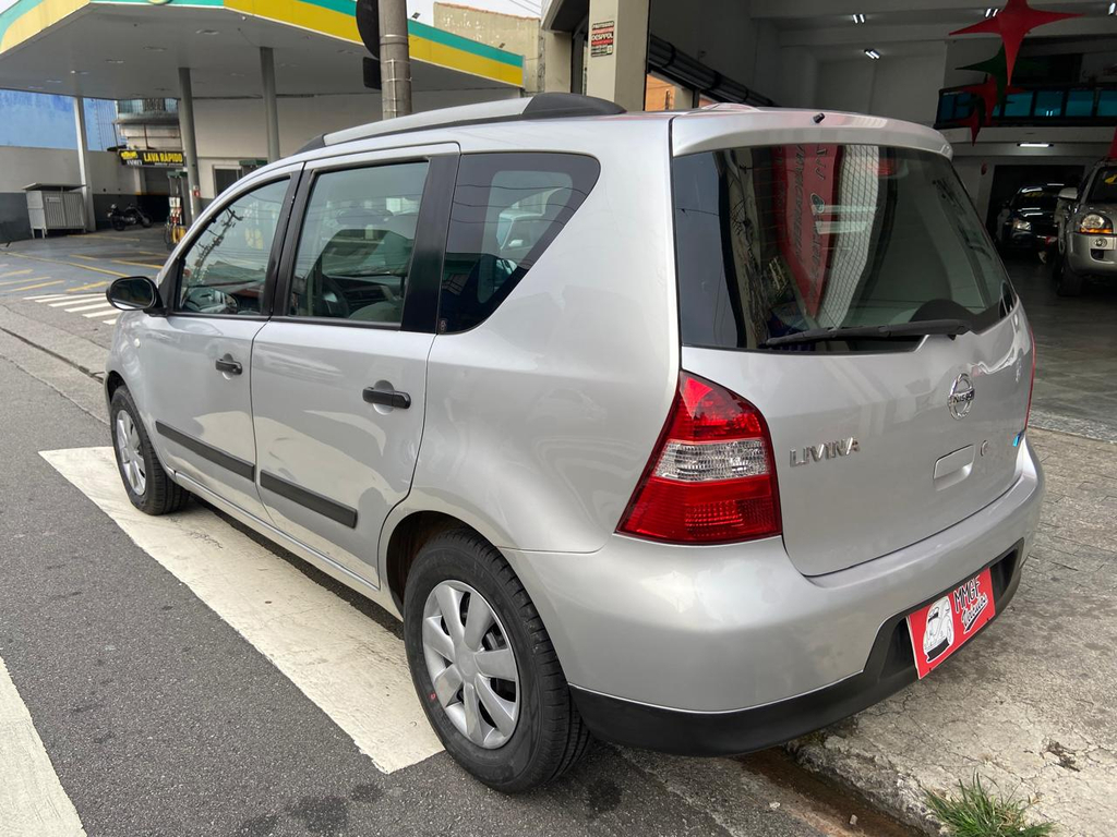 Nissan Livina Prata