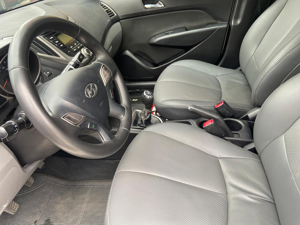 Hyundai HB20S Branco