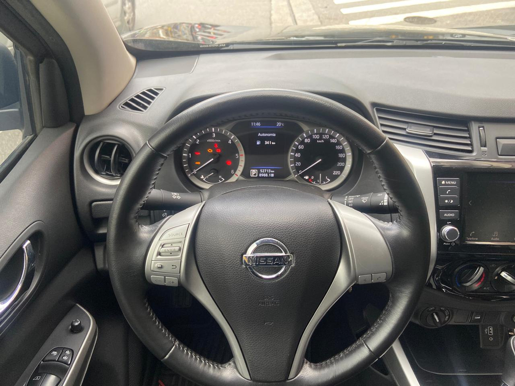 Nissan Frontier Preto