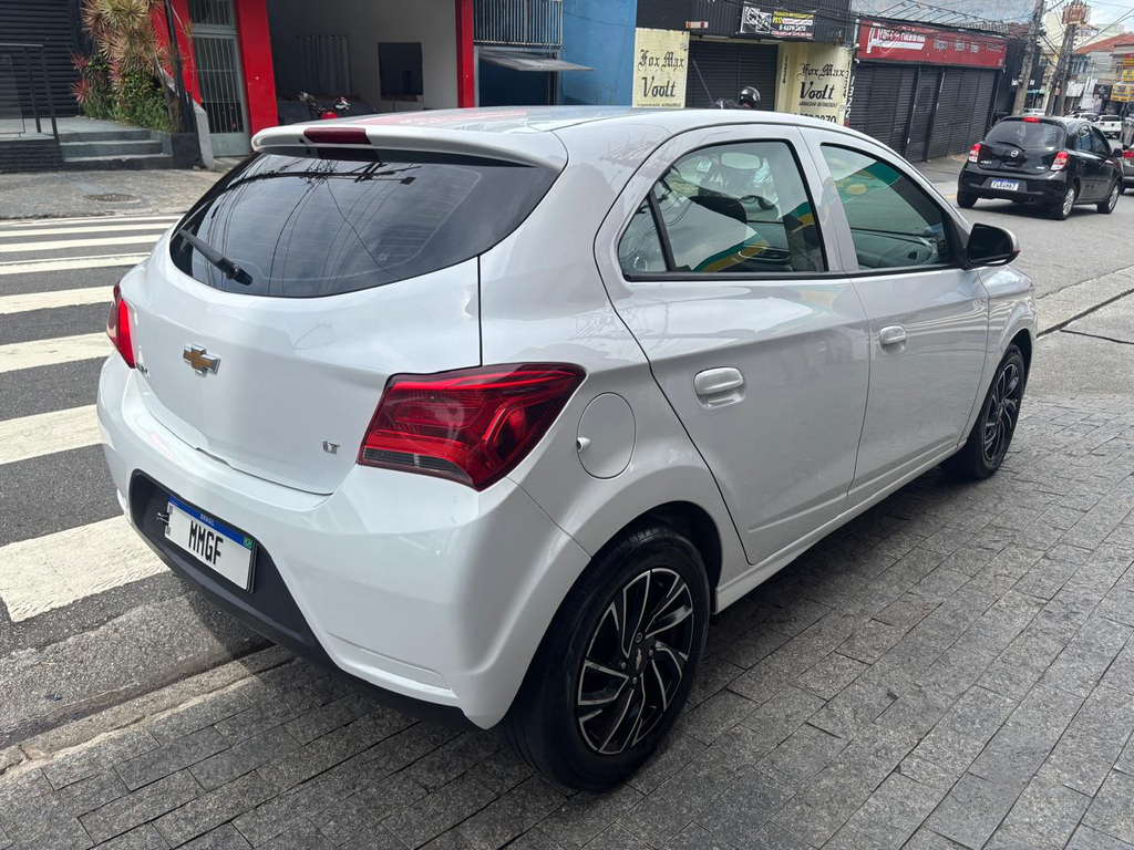 Chevrolet Onix Branco