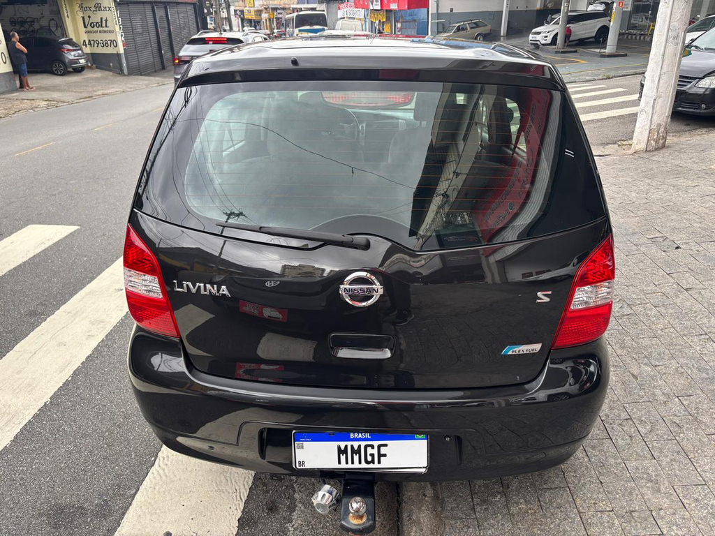 Nissan Livina Preto