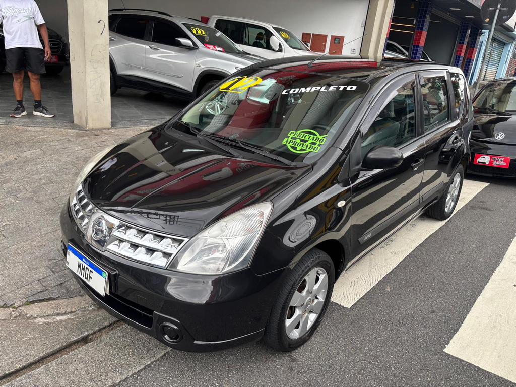 Nissan Livina Preto