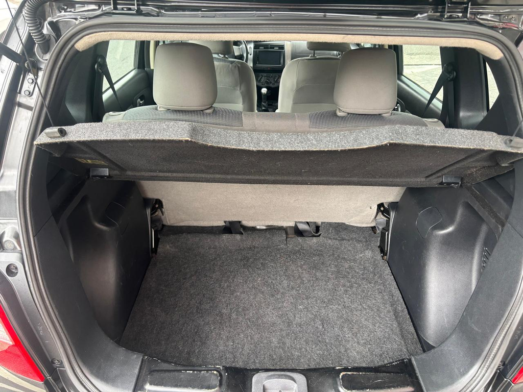 Nissan Livina Preto