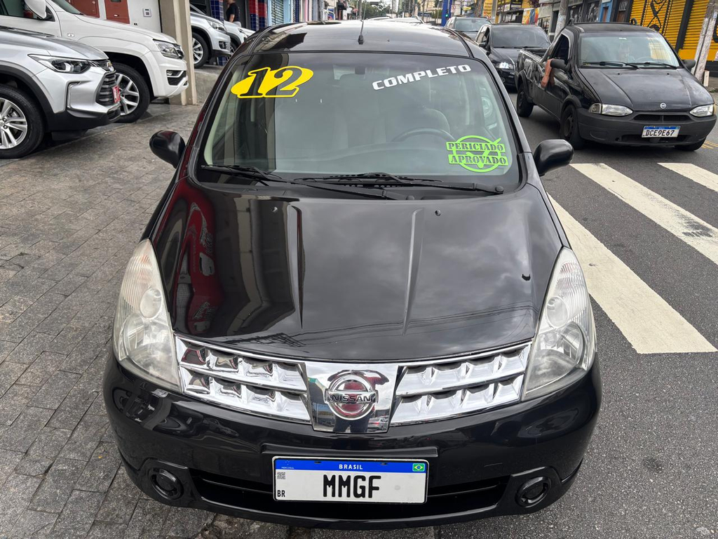Nissan Livina Preto