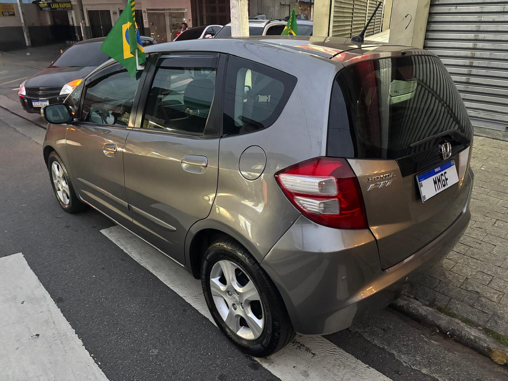 Honda Fit Cinza
