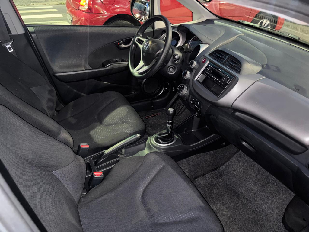 Honda Fit Cinza