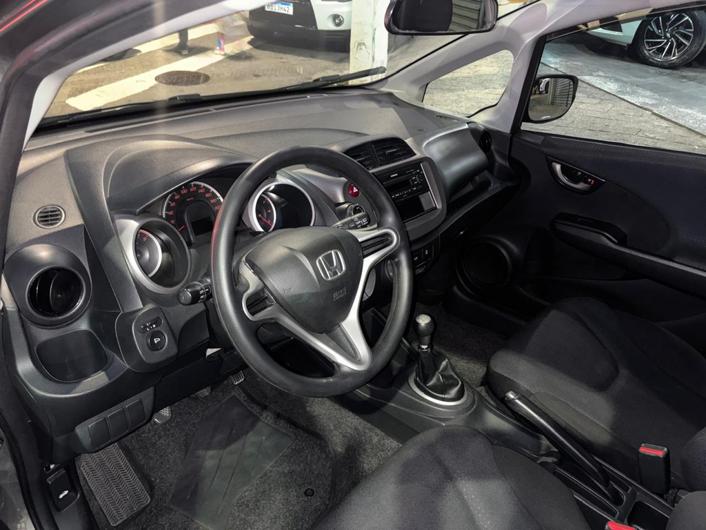 Honda Fit Cinza