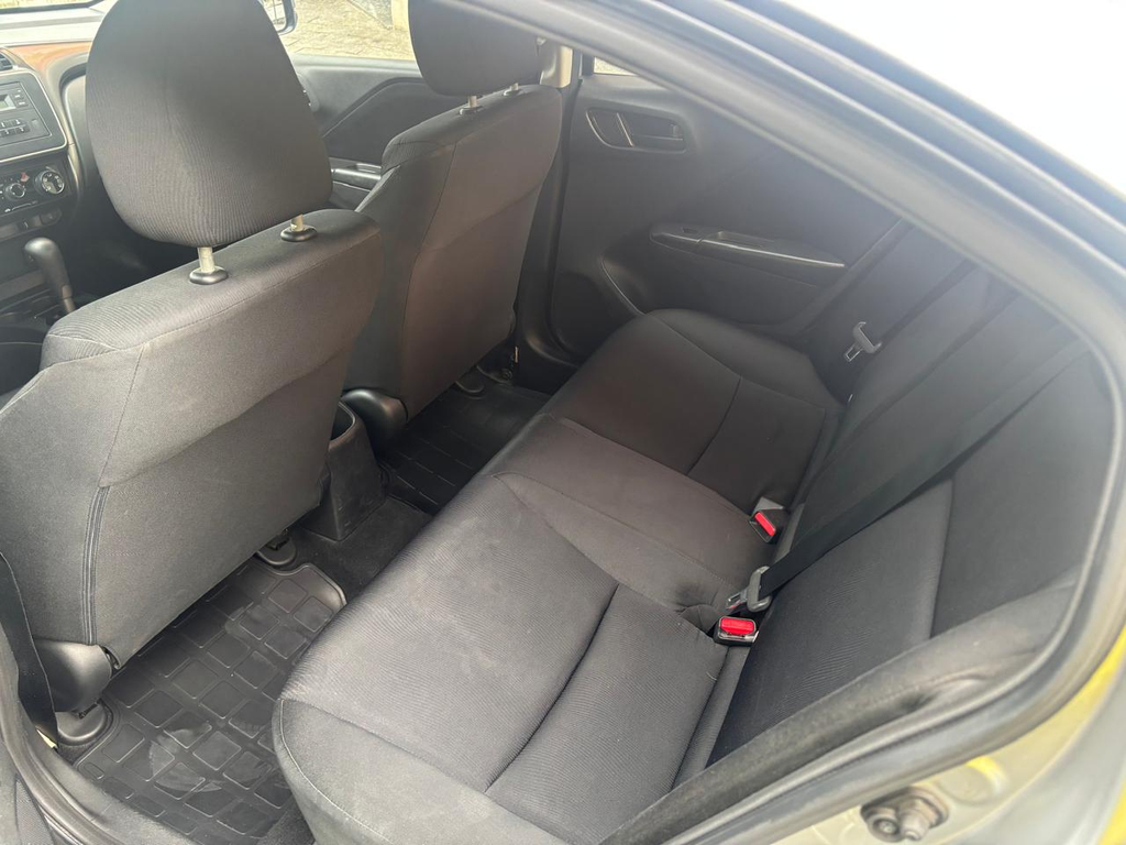 Honda City Prata