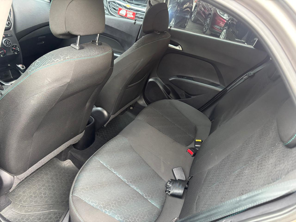 Hyundai HB20X Prata