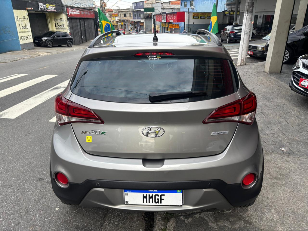 Hyundai HB20X Prata