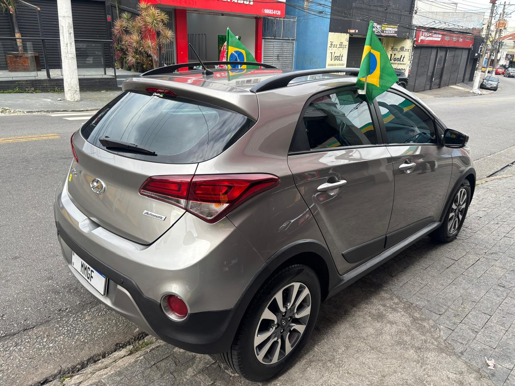Hyundai HB20X Prata