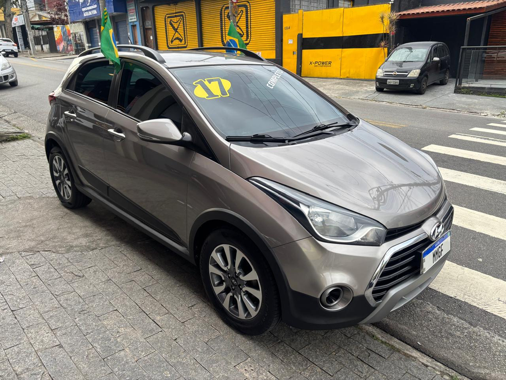 Hyundai HB20X Prata
