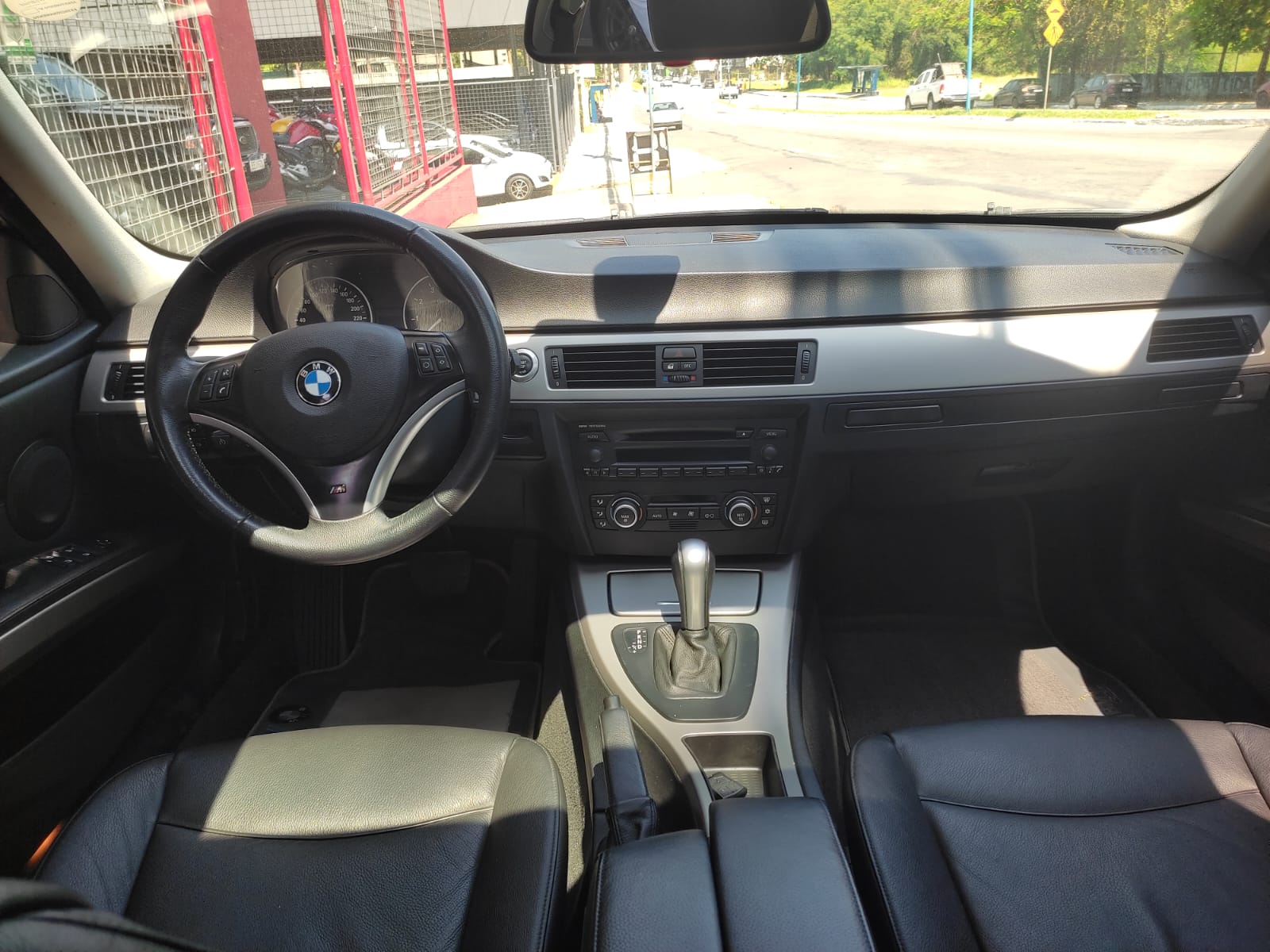BMW 325iA Prata