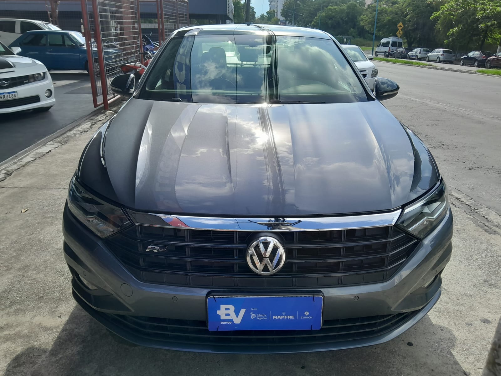 Volkswagen Jetta Cinza