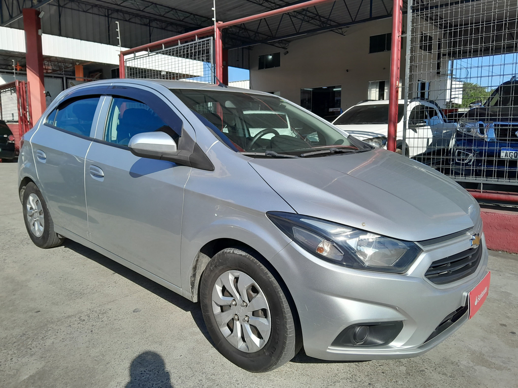 Chevrolet Onix Prata