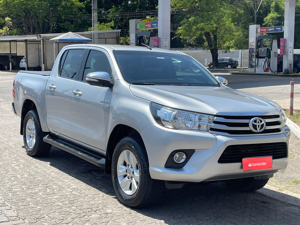 Toyota Hilux Cabine Dupla Prata