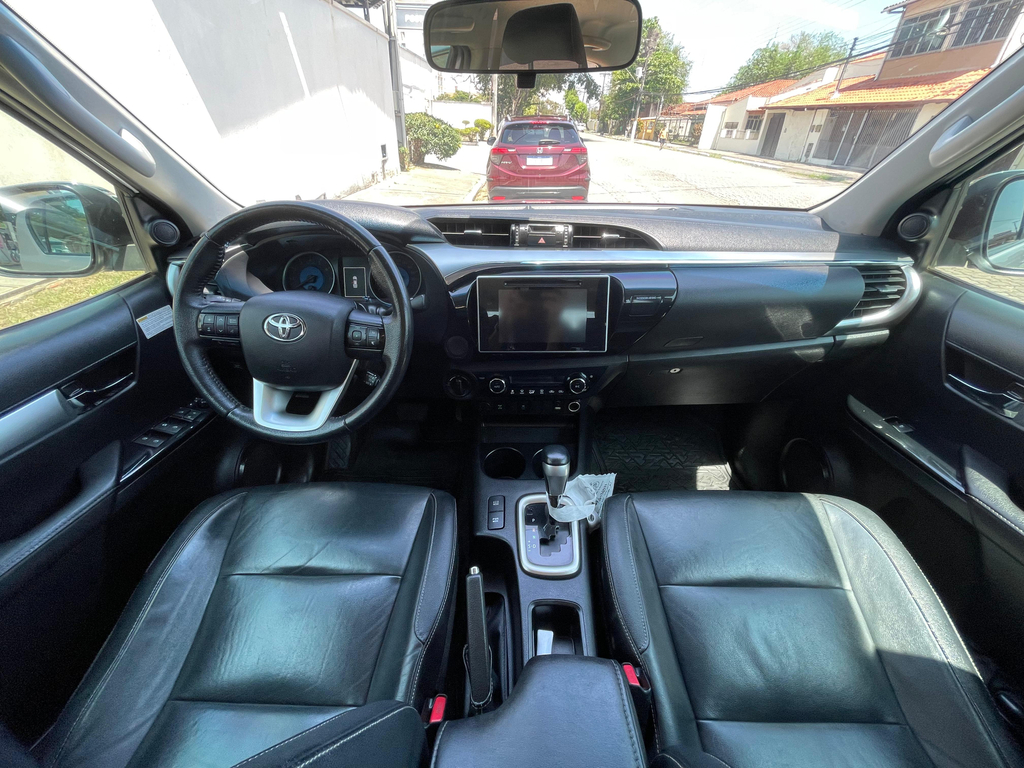 Toyota Hilux Cabine Dupla Prata