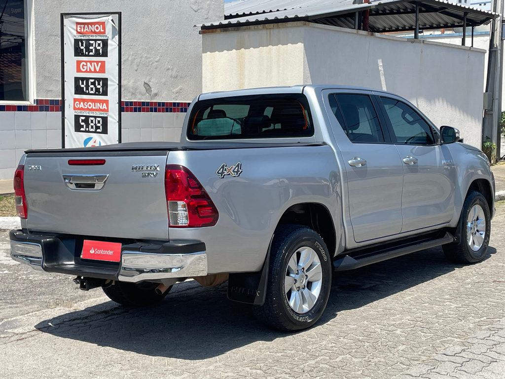 Toyota Hilux Cabine Dupla Prata