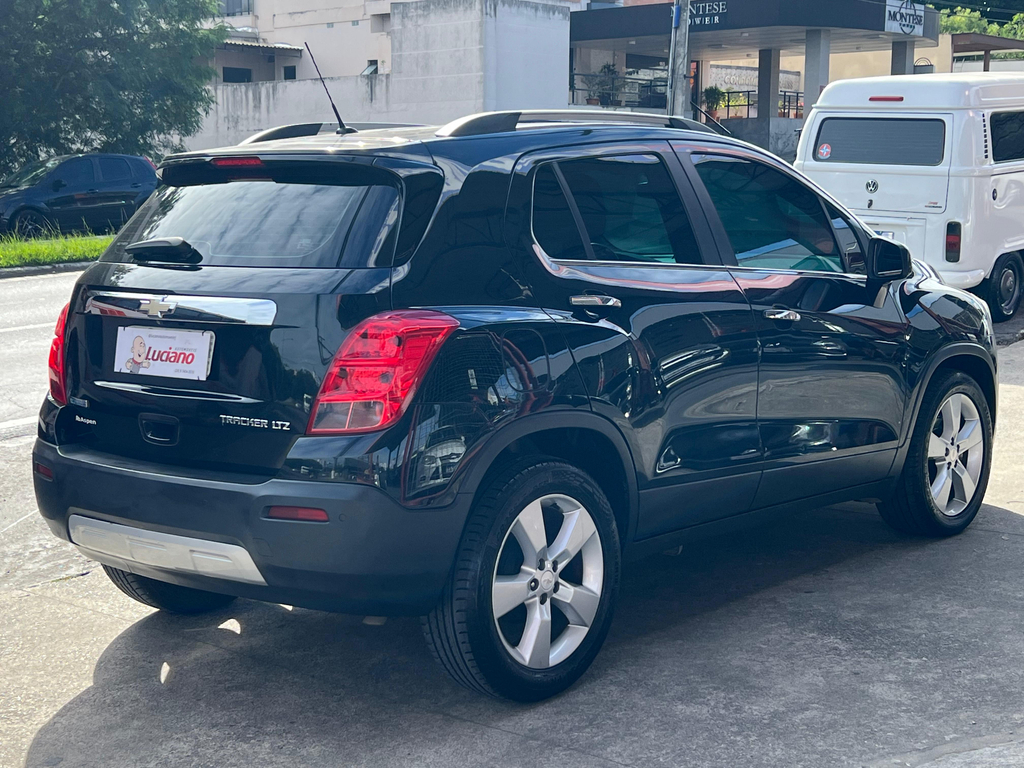 Chevrolet Tracker Preto