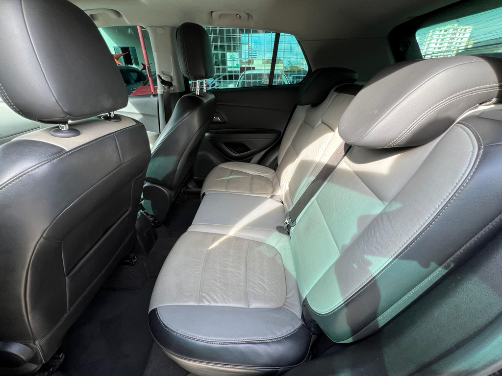 Chevrolet Tracker Preto