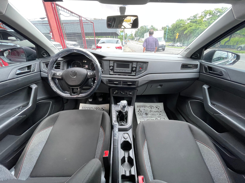Volkswagen Polo Cinza