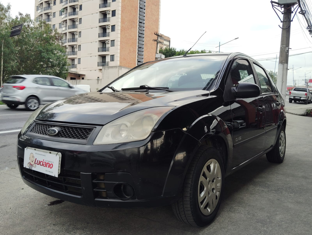 Ford Fiesta Sedan Preto