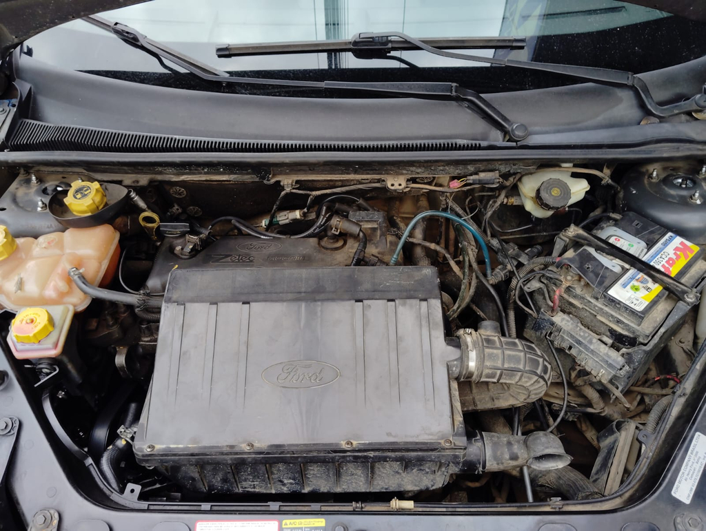 Ford Fiesta Sedan Preto