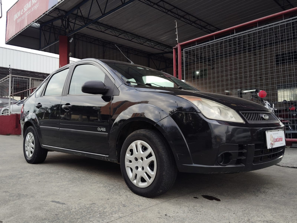 Ford Fiesta Sedan Preto