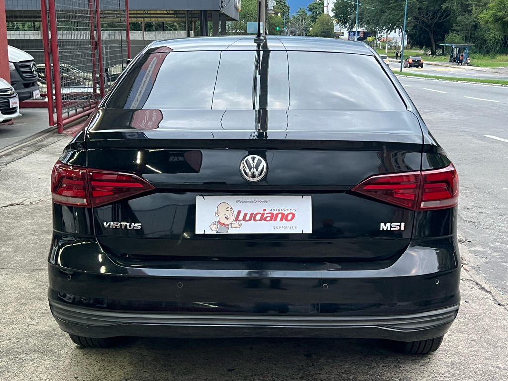 Volkswagen Virtus Preto