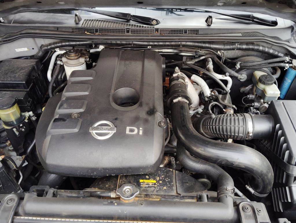 Nissan Frontier Preto