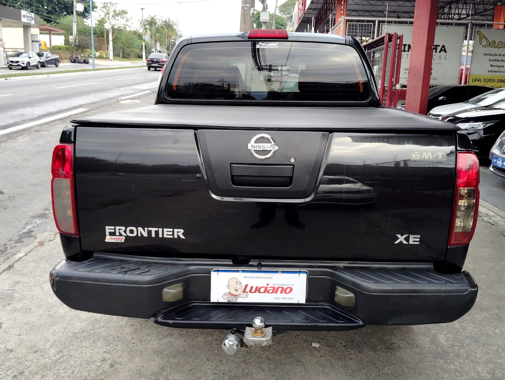 Nissan Frontier Preto