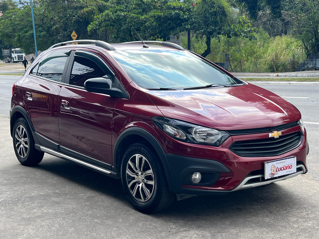 Chevrolet Onix Vermelho