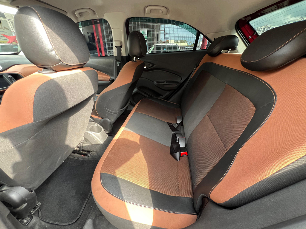 Chevrolet Onix Vermelho